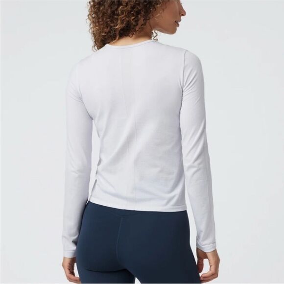 NWT - Vuori Frost Grey Apres Sport Seamless Long Sleeve - Size Small - Picture 3 of 10